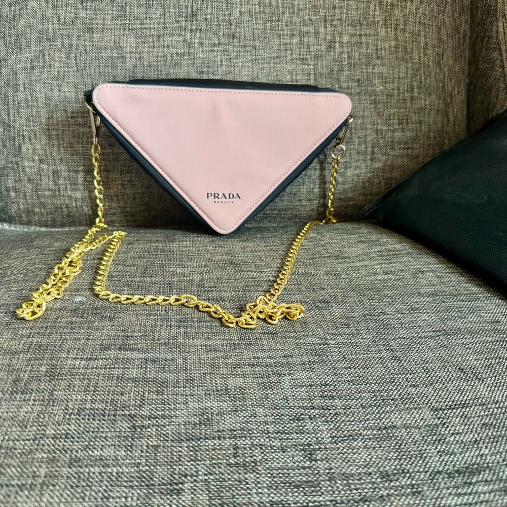 Prada Beauty Pink and Black Triangle Clutch/crossbody With Stunning Gold chain - Picture 5 of 9